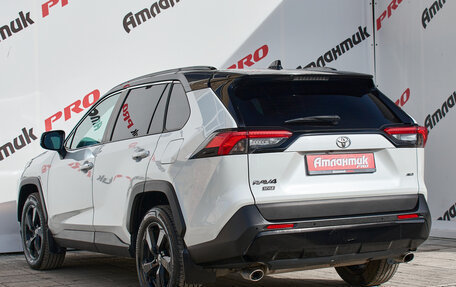 Toyota RAV4, 2021 год, 3 020 000 рублей, 7 фотография
