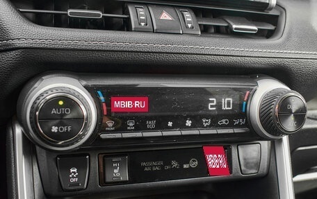Toyota RAV4, 2021 год, 3 020 000 рублей, 19 фотография