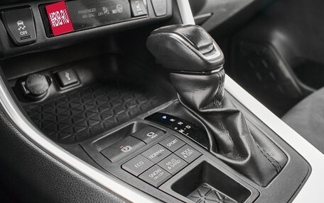 Toyota RAV4, 2021 год, 3 020 000 рублей, 20 фотография