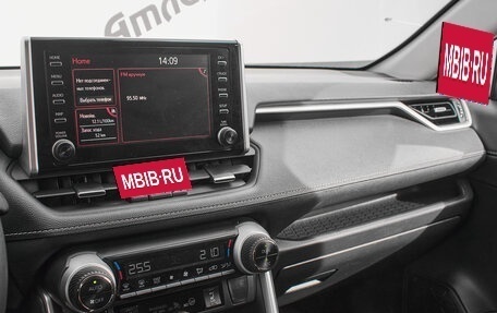 Toyota RAV4, 2021 год, 3 020 000 рублей, 17 фотография
