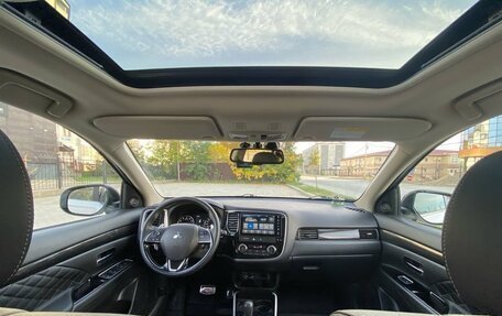 Mitsubishi Outlander III рестайлинг 3, 2020 год, 2 650 000 рублей, 7 фотография
