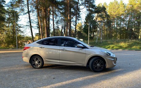 Hyundai Solaris II рестайлинг, 2012 год, 820 000 рублей, 2 фотография