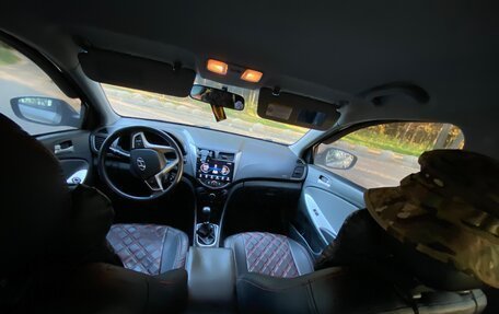 Hyundai Solaris II рестайлинг, 2012 год, 820 000 рублей, 8 фотография