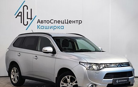 Mitsubishi Outlander III рестайлинг 3, 2013 год, 1 649 000 рублей, 3 фотография