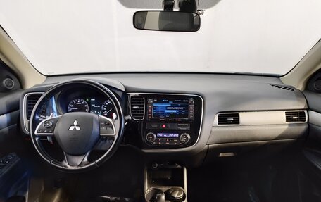Mitsubishi Outlander III рестайлинг 3, 2013 год, 1 649 000 рублей, 8 фотография
