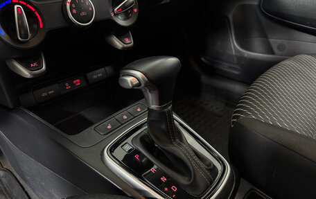KIA Rio IV, 2018 год, 1 348 000 рублей, 13 фотография
