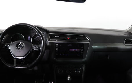 Volkswagen Tiguan II, 2018 год, 2 479 990 рублей, 10 фотография