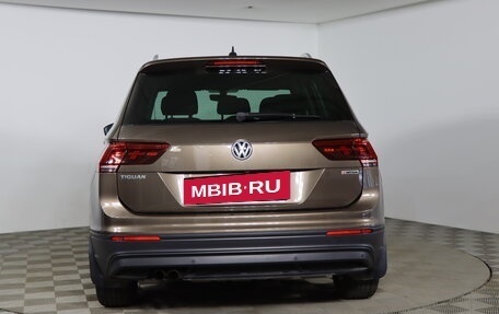 Volkswagen Tiguan II, 2018 год, 2 479 990 рублей, 7 фотография