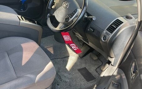 Toyota Prius, 2008 год, 915 000 рублей, 9 фотография
