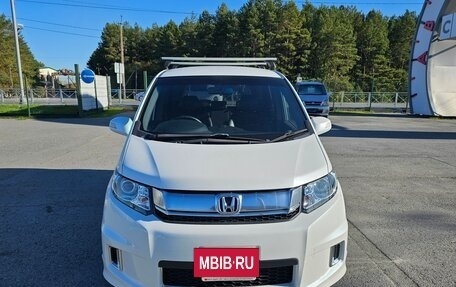 Honda Freed I, 2014 год, 1 249 995 рублей, 2 фотография