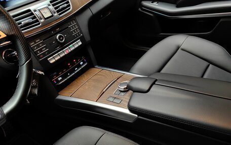 Mercedes-Benz E-Класс, 2015 год, 2 980 000 рублей, 30 фотография
