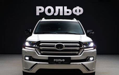 Toyota Land Cruiser 200, 2017 год, 7 550 000 рублей, 3 фотография