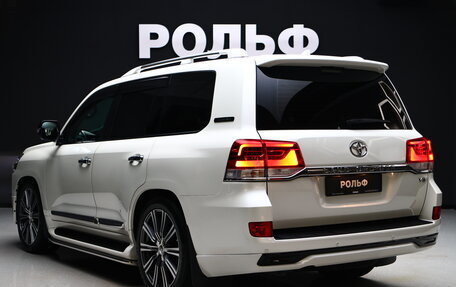 Toyota Land Cruiser 200, 2017 год, 7 550 000 рублей, 2 фотография