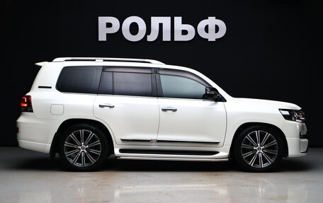 Toyota Land Cruiser 200, 2017 год, 7 550 000 рублей, 6 фотография