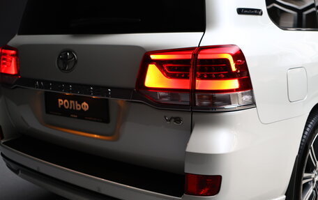 Toyota Land Cruiser 200, 2017 год, 7 550 000 рублей, 14 фотография