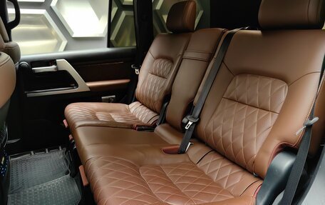 Toyota Land Cruiser 200, 2017 год, 7 550 000 рублей, 22 фотография