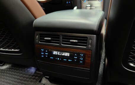 Toyota Land Cruiser 200, 2017 год, 7 550 000 рублей, 34 фотография