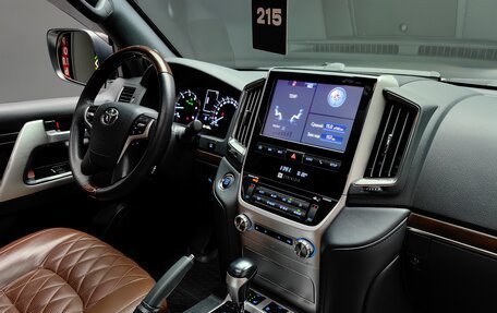 Toyota Land Cruiser 200, 2017 год, 7 550 000 рублей, 27 фотография