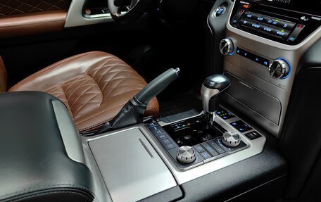 Toyota Land Cruiser 200, 2017 год, 7 550 000 рублей, 35 фотография