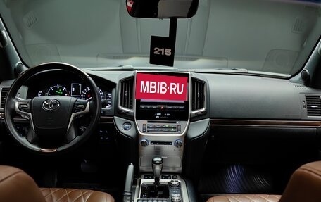 Toyota Land Cruiser 200, 2017 год, 7 550 000 рублей, 29 фотография