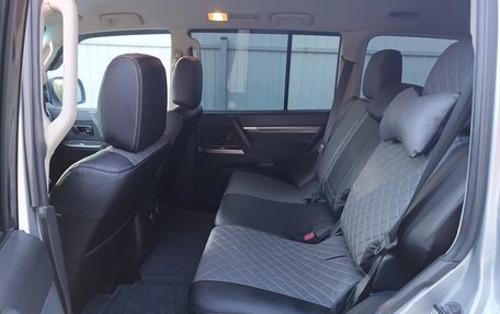 Mitsubishi Pajero IV, 2014 год, 2 700 000 рублей, 10 фотография