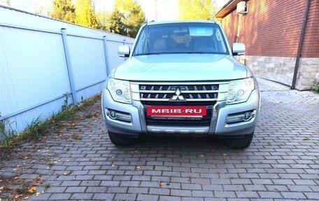 Mitsubishi Pajero IV, 2014 год, 2 700 000 рублей, 3 фотография