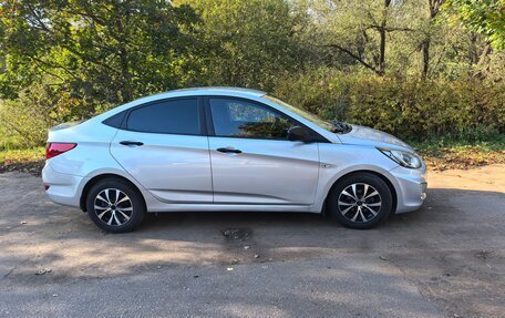 Hyundai Solaris II рестайлинг, 2013 год, 850 000 рублей, 2 фотография