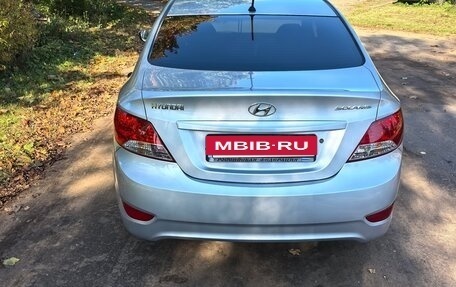 Hyundai Solaris II рестайлинг, 2013 год, 850 000 рублей, 4 фотография
