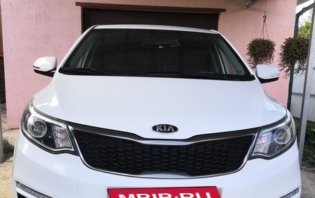 KIA Rio III рестайлинг, 2015 год, 930 000 рублей, 2 фотография
