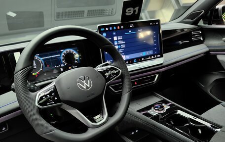 Volkswagen Tiguan, 2024 год, 5 650 000 рублей, 17 фотография