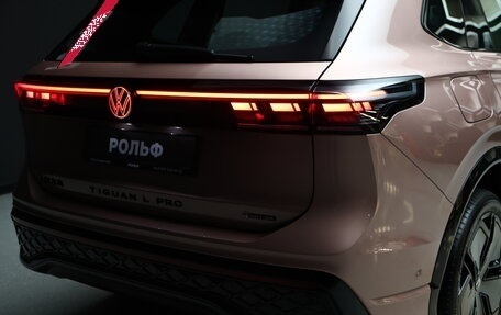 Volkswagen Tiguan, 2024 год, 5 650 000 рублей, 13 фотография