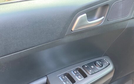 KIA Sportage IV рестайлинг, 2018 год, 2 080 000 рублей, 10 фотография