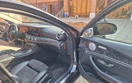 Mercedes-Benz E-Класс, 2018 год, 2 650 000 рублей, 14 фотография