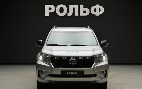 Toyota Land Cruiser Prado 150 рестайлинг 2, 2022 год, 8 200 000 рублей, 2 фотография