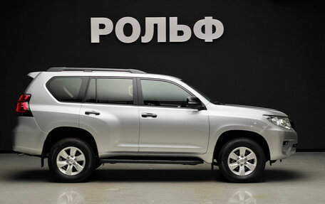 Toyota Land Cruiser Prado 150 рестайлинг 2, 2022 год, 8 200 000 рублей, 6 фотография