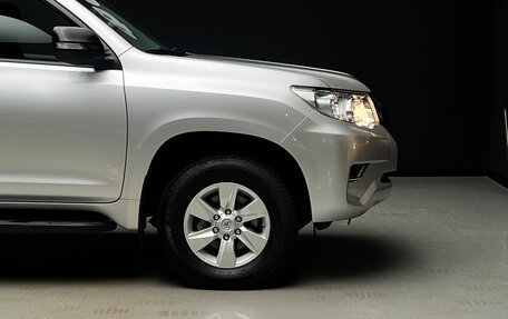 Toyota Land Cruiser Prado 150 рестайлинг 2, 2022 год, 8 200 000 рублей, 7 фотография