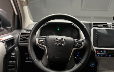 Toyota Land Cruiser Prado 150 рестайлинг 2, 2022 год, 8 200 000 рублей, 20 фотография
