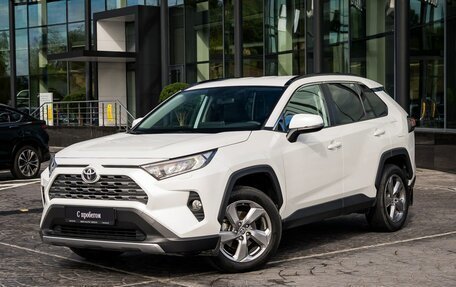 Toyota RAV4, 2019 год, 3 390 000 рублей, 1 фотография