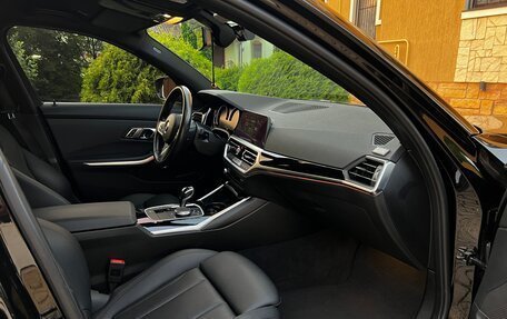 BMW 3 серия, 2019 год, 3 150 000 рублей, 16 фотография