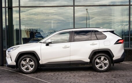 Toyota RAV4, 2019 год, 3 390 000 рублей, 6 фотография