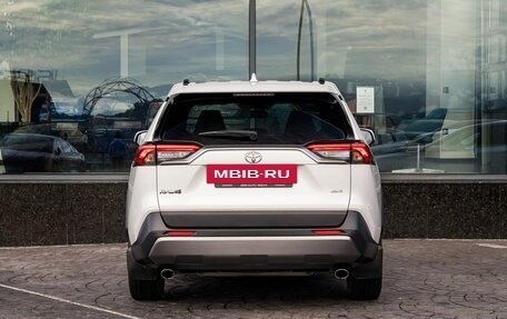 Toyota RAV4, 2019 год, 3 390 000 рублей, 4 фотография