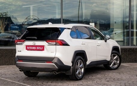 Toyota RAV4, 2019 год, 3 390 000 рублей, 2 фотография