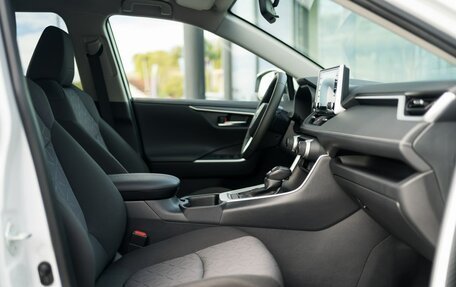 Toyota RAV4, 2019 год, 3 390 000 рублей, 16 фотография