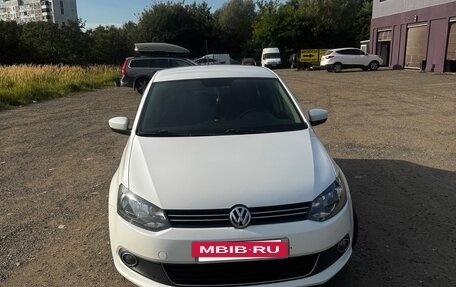 Volkswagen Polo VI (EU Market), 2012 год, 720 000 рублей, 2 фотография