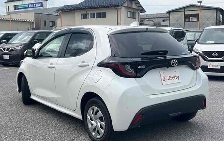 Toyota Yaris III рестайлинг, 2020 год, 1 200 000 рублей, 3 фотография