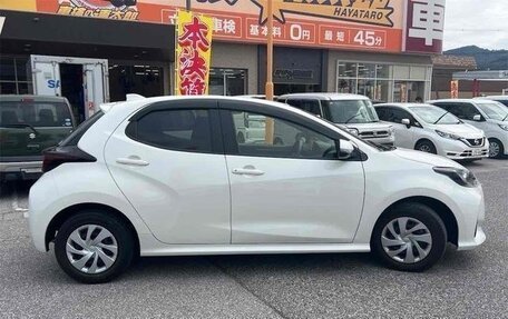 Toyota Yaris III рестайлинг, 2020 год, 1 200 000 рублей, 6 фотография