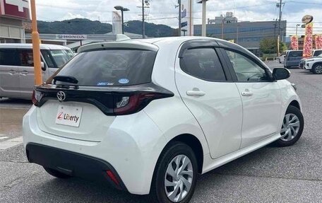 Toyota Yaris III рестайлинг, 2020 год, 1 200 000 рублей, 5 фотография