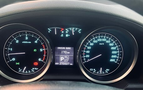 Toyota Land Cruiser 200, 2011 год, 2 675 000 рублей, 6 фотография