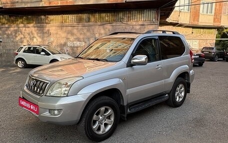 Toyota Land Cruiser Prado 120 рестайлинг, 2005 год, 1 730 000 рублей, 2 фотография