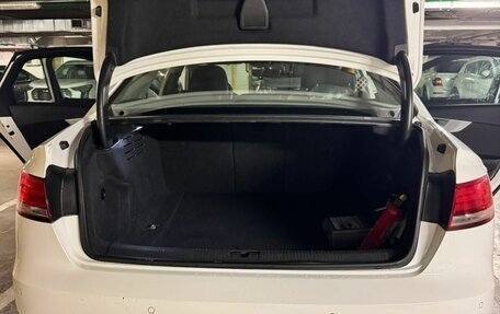 Audi A4, 2017 год, 2 400 000 рублей, 4 фотография